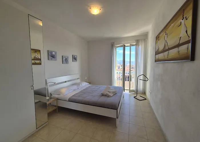 Casa Luna Tra Mare E Pineta Виареджо