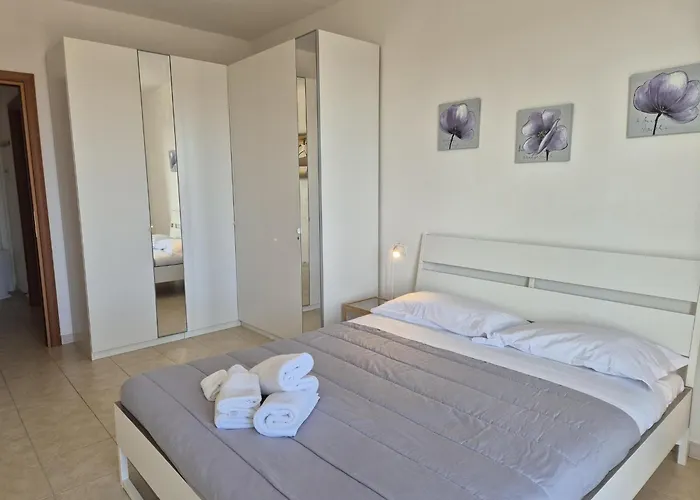 Апартаменты Casa Luna Tra Mare E Pineta Виареджо